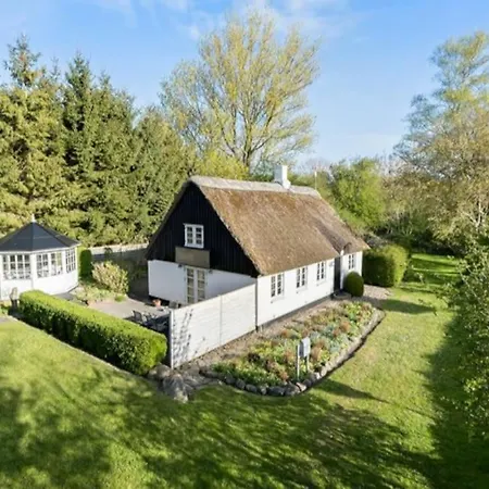 Holiday home Hyggeligt Med Privat Have