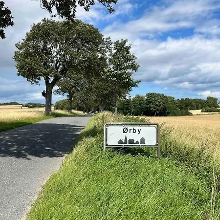 Hyggeligt Med Privat Have * Brundby